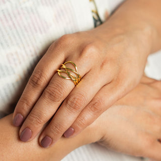 Zora Loop Finger Ring