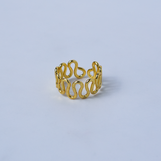 Riva Wave Finger Ring