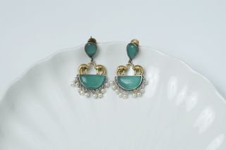 Gaja Crest Earrings