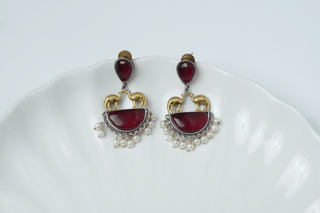 Gaja Crest Earrings