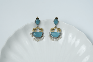 Gaja Crest Earrings