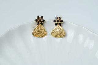 Niraara Petal Studs