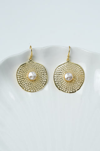 Luna Mesh Pearl Earrings