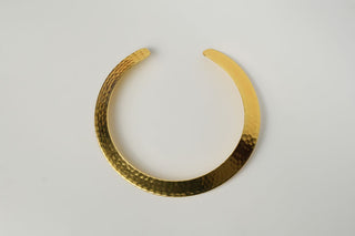 Kiara Hammered Neck Cuff
