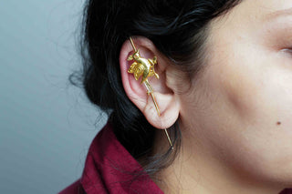 Golden Parrot Earcuff