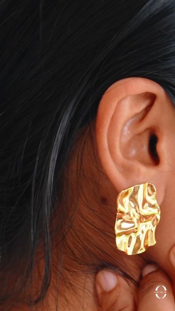 Website Video (Portrait).mp4