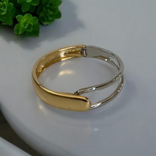 Harmony Twist Bracelet