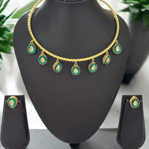 Raindrop Radiance Necklace Set: - Emerald